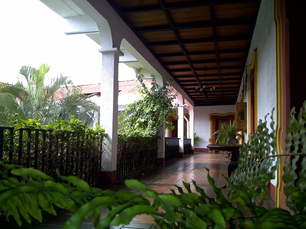 Hotel Posada De Don Jose Retalhuleu Exterior foto